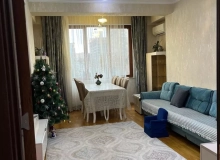 Satılır Süleyman Sani Axundov küçəsi