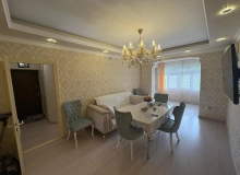 YasamL, İzmir küçəsi