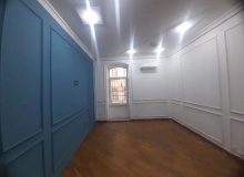 Axundov Bağının yanı