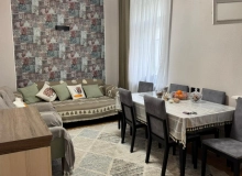 Neftçilər metrosunun yaxını, 214 nömrəli məktəbin yanı