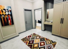 Dərnəgül metrosunun çıxışı, Cəfər Xəndan küç., West Town Yaşayış kompleksində