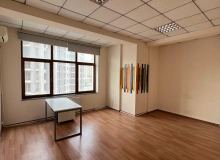 Heydər Əliyev Sarayının yanı