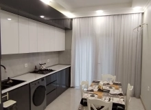 Dərnəgül metrosunun çıxışı, Cəfər Xəndan küç., West Town Yaşayış kompleksində