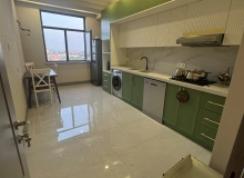 Dərnəgül metrosunun çıxışı, Cəfər Xəndan küç., West Town Yaşayış kompleksində