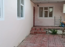 Satılır Xətai rayonu.Polad Həşimov küçəsi.