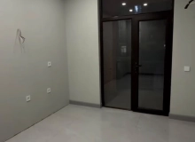 Dərnəgül metrosunun çıxışı, Cəfər Xəndan küç., West Town Yaşayış kompleksində
