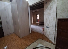 Qara Qarayev metrosunun yaxınlığında