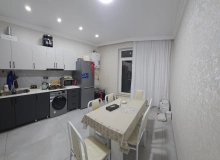 Saray qəsəbəsi,Abbas Səhhət küçəsi