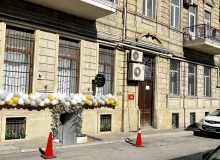 Qış parkının yanında