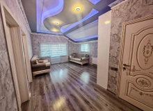 Buzovna qəsəbəsi Aida Park, Albalı marketin yanı