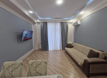 Cəfər Xəndan küçəsi, West Town yaşayış kompleksi