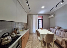 Cəfər Xəndan küçəsi, West Town yaşayış kompleksi