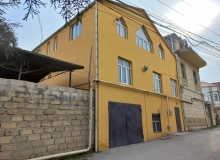 Mikayıl Müşfiq küçəsi