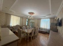 Abbas Mirzə Şərifzadə küçəsi