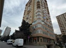 Abbas Mirzə Şərifzadə küçəsi