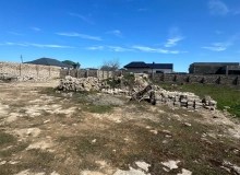 Satılır Buzovna qəsəbəsi