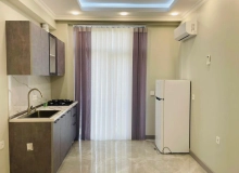 Dərnəgül metrosunun çıxışı, Cəfər Xəndan küç., West Town Yaşayış kompleksində