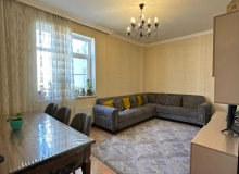 Müstəqillik küçəsi