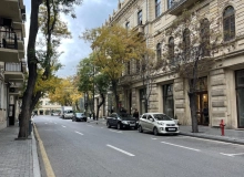 Ü. Hacıbəyov küçəsi