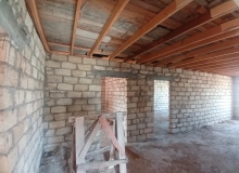 Xırdalan, əsas yola  yaxın