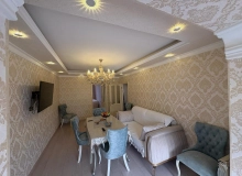YasamL, İzmir küçəsi