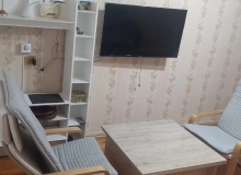 Nizami rayonu, Qarayev metrosu, Ayla Şadlıq Sarayı yaxınlığı