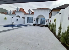 Buzovna qəsəbəsi, Çingiz Mustafayev küçəsi