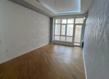 Nəsimi.r Ənvər Hüseynov küçəsi 7,Yaşıl adanın yanı.