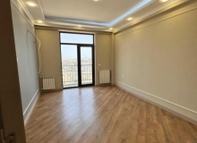 Dərnəgül metrosunun yaxınlığı, Cəfər Xəndan küçəsi, West Town Yaşayış kompleksi