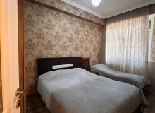 Qaraçuxurun mərkəzi, Tatlı un məmulatlarının yanı, .