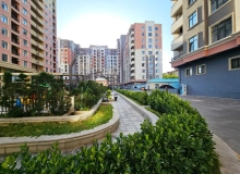 Qara Qarayev metrosunun yanında