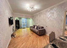 Əhmədli metrosunun yanında