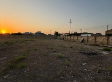 28 sot torpaq sahəsi, Qala
