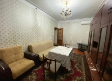 Bakıxanov, Arzu şadlıq sarayının qarşısı