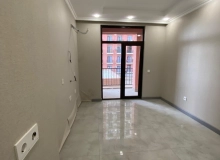 Binəqədi rayonu, Cəfər Xəndan küçəsi, West Town yaşayış kompleksi