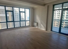 Sumqayıt bulvarında, Bəyaz Residencedə