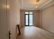 Sumqayıt Bulvarında, Bəyaz Residence